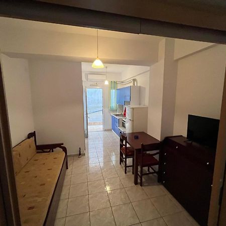 Dimos Apartments Kokkino Nero Bagian luar foto