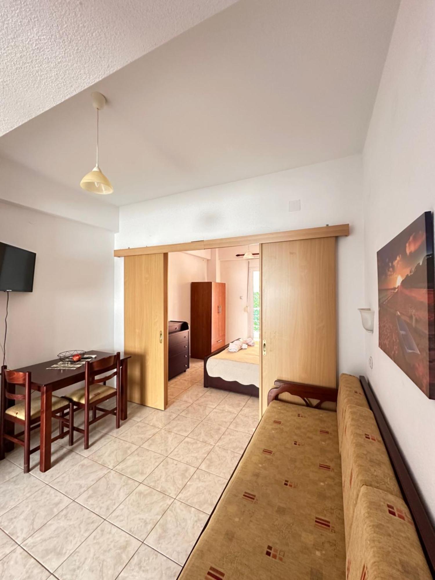 Dimos Apartments Kokkino Nero Bagian luar foto